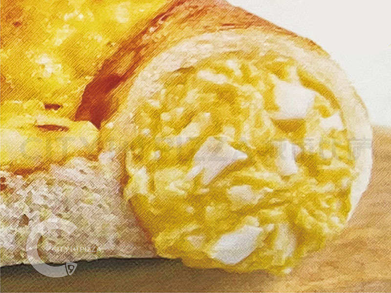 流沙咸蛋黃卷邊.jpg